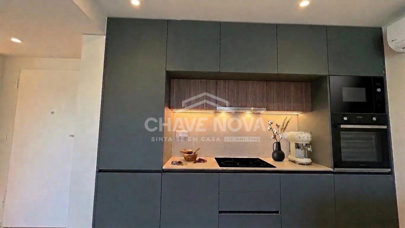 Apartamento T1 com Varanda e Lugar de garagem junto à próxima Estação de Metro de Soares dos Reis em Vila Nova de Gaia. - 3