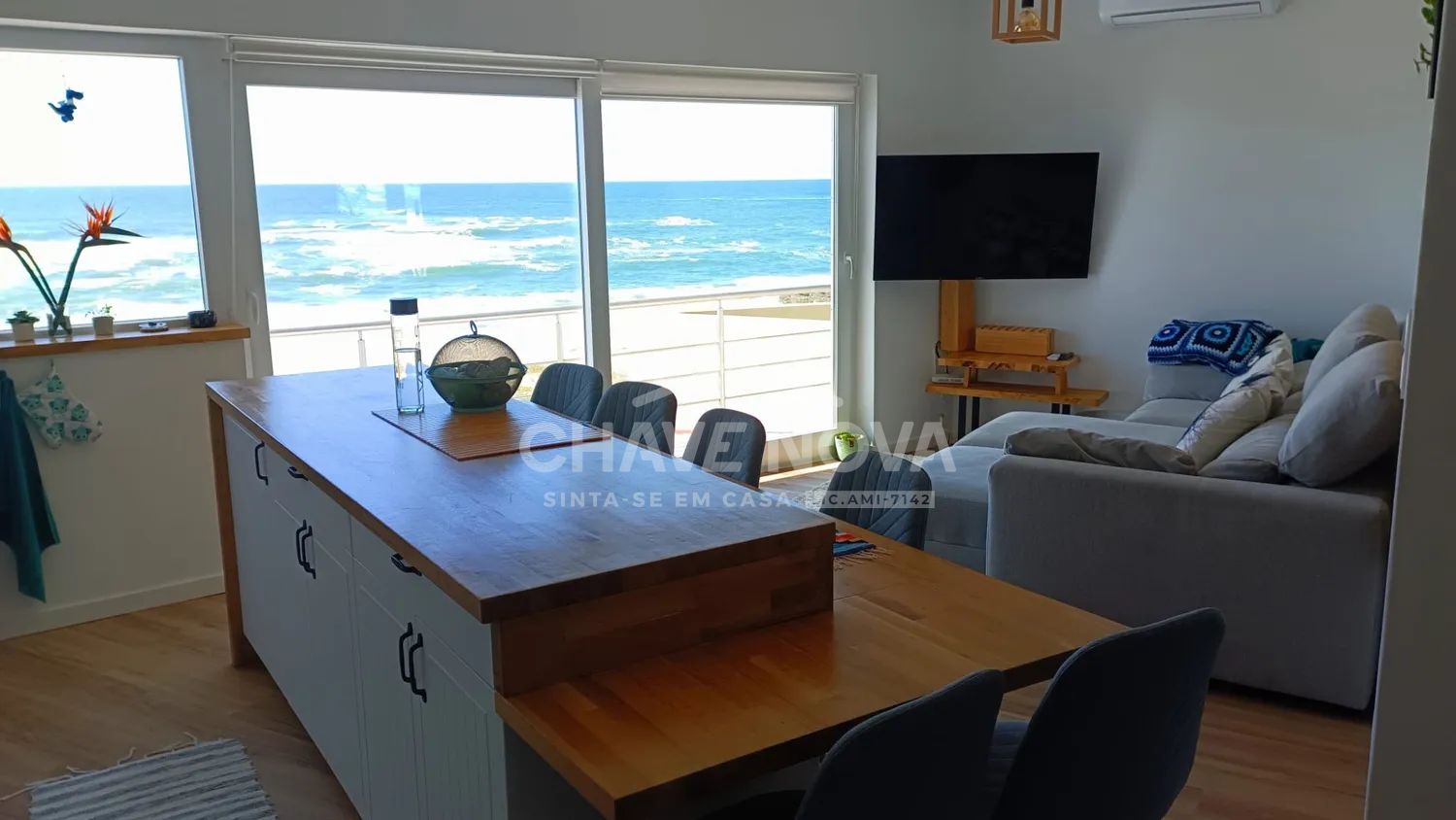 Apartamento T2 Mobilado com Varanda a 200m da Praia de Angeiras – Lavra