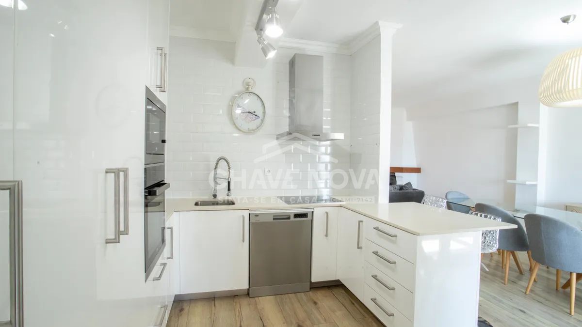 Apartamento t4 à venda na Rua Dom Nuno Álvares Pereira, 188 - 3