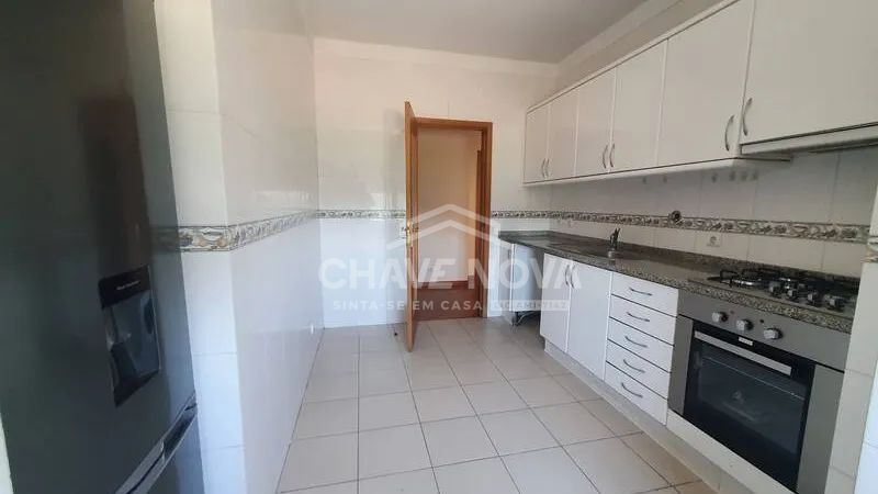 Apartamento T2 em Rio Tinto: Junto a Transportes (Metro/Comboio) e Principais Acessos