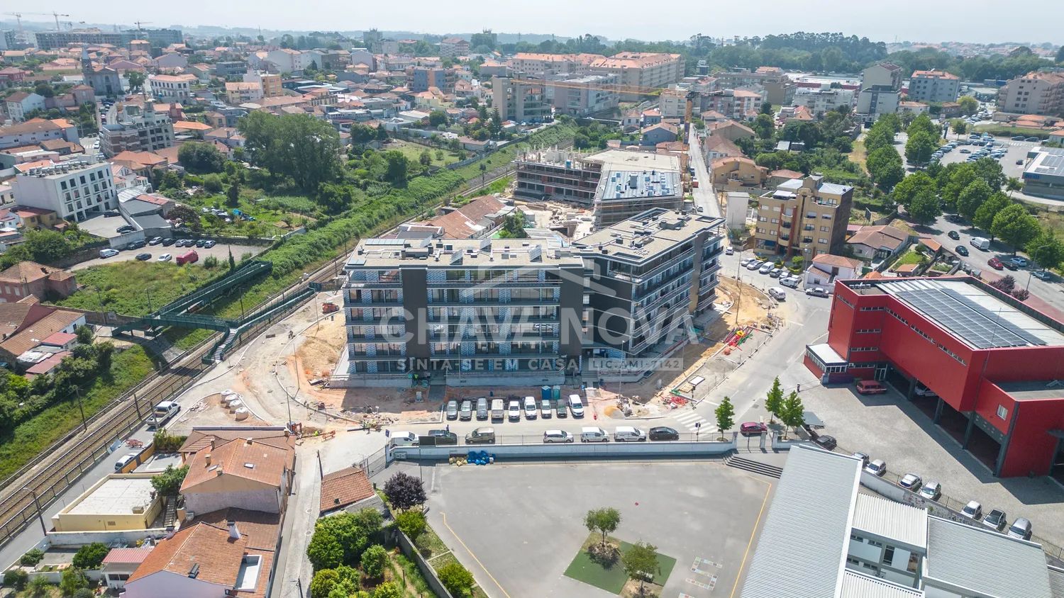 Apartamento T1 Novo c/ Lugar de Garagem em Santa Marinha (VL8)