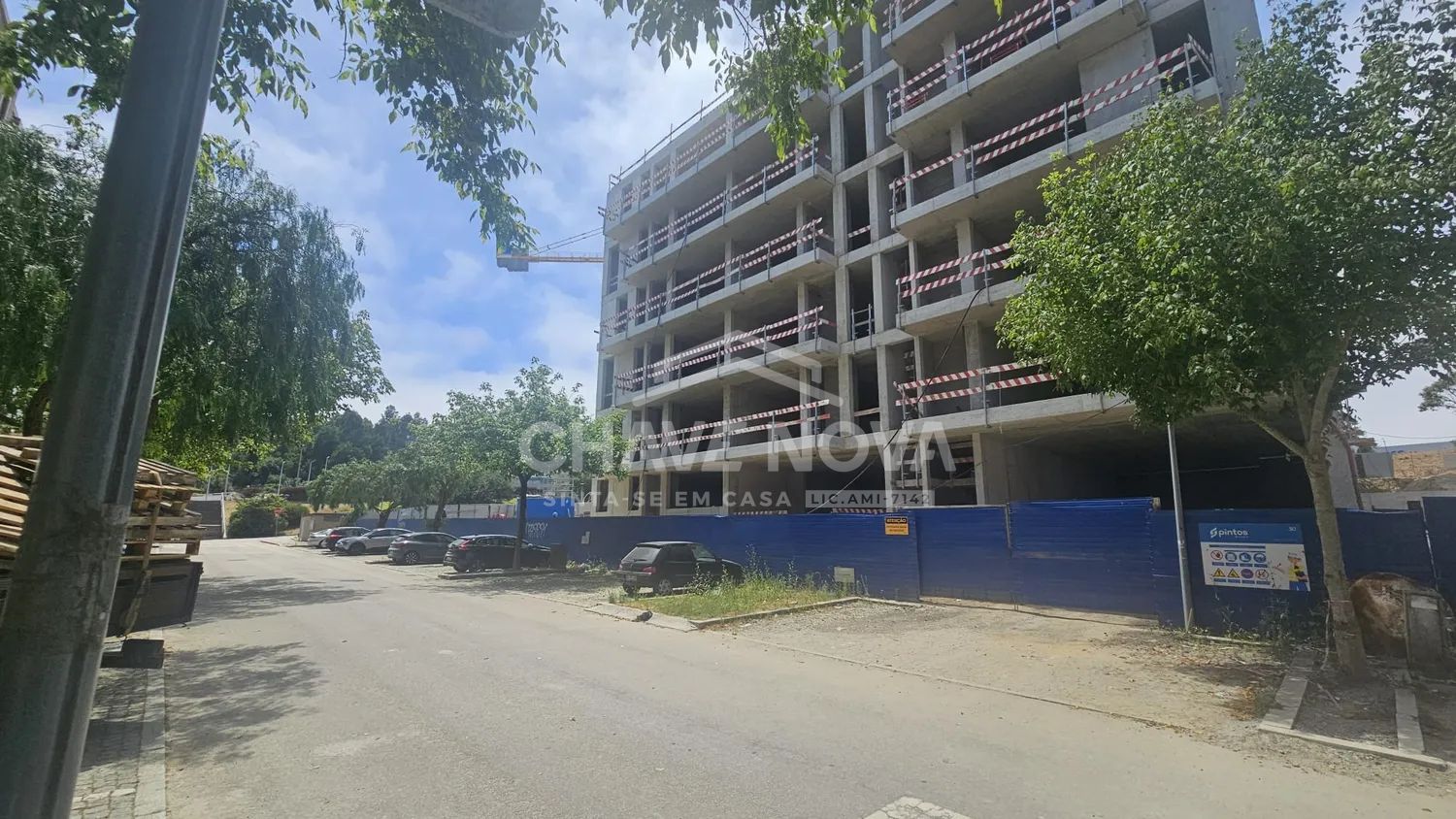 Apartamento T2 Office Novo Último Piso c/ Lugar de Garagem e Arrumo em Oliveira do Douro