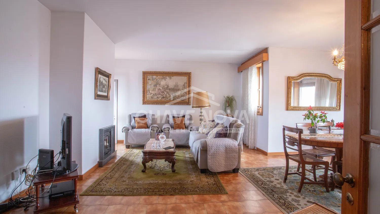 4-bedroom apartment with a 2-car garage across from the Soares dos Reis metro station - 2