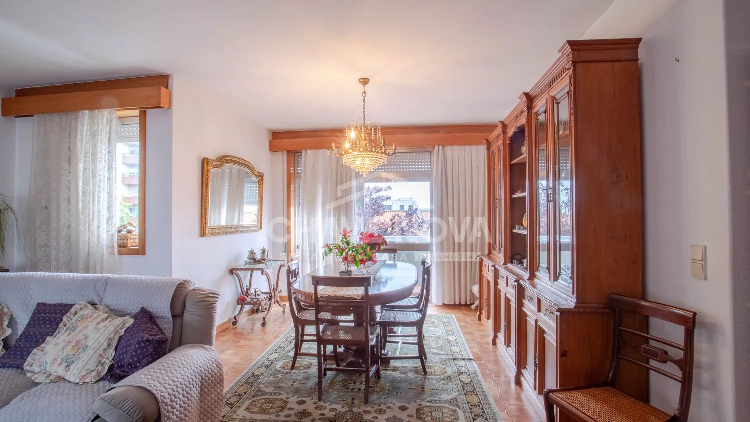 4-bedroom apartment with a 2-car garage across from the Soares dos Reis metro station - 3
