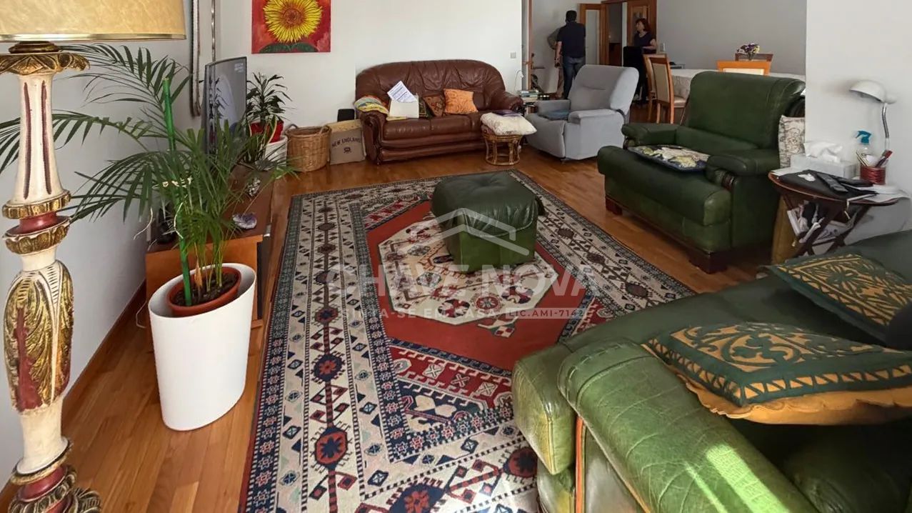 Elegante Apartamento T3 em Condomínio Fechado – Junto ao Gaia Shopping - 2