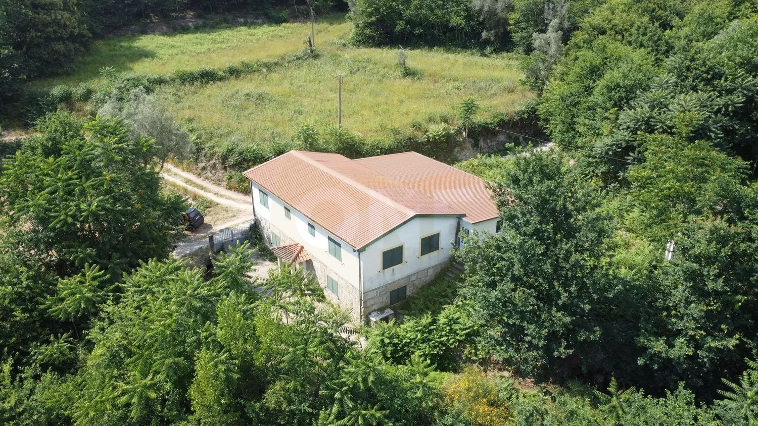 Moradia T4 com 3.600 m² de terreno em Valbom São Pedro, Vila Verde - 3