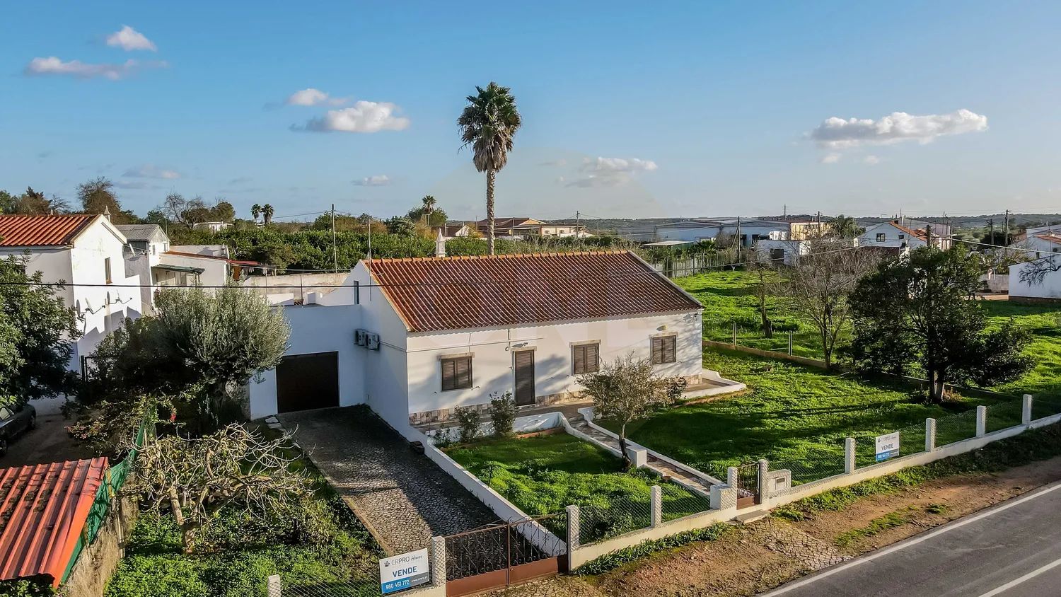 Maison Plain-Pied de 4 Chambres à Ferrarias, Algoz, Silves - 2