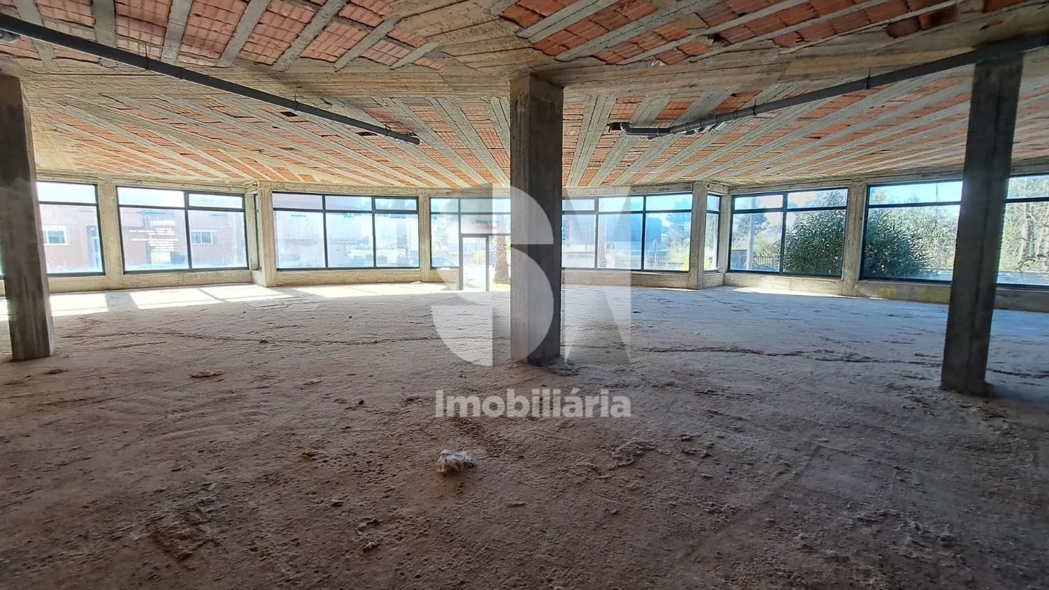 Loja Comercial | Madalena | Vila Nova de Gaia | 587 m² | Dois Pisos