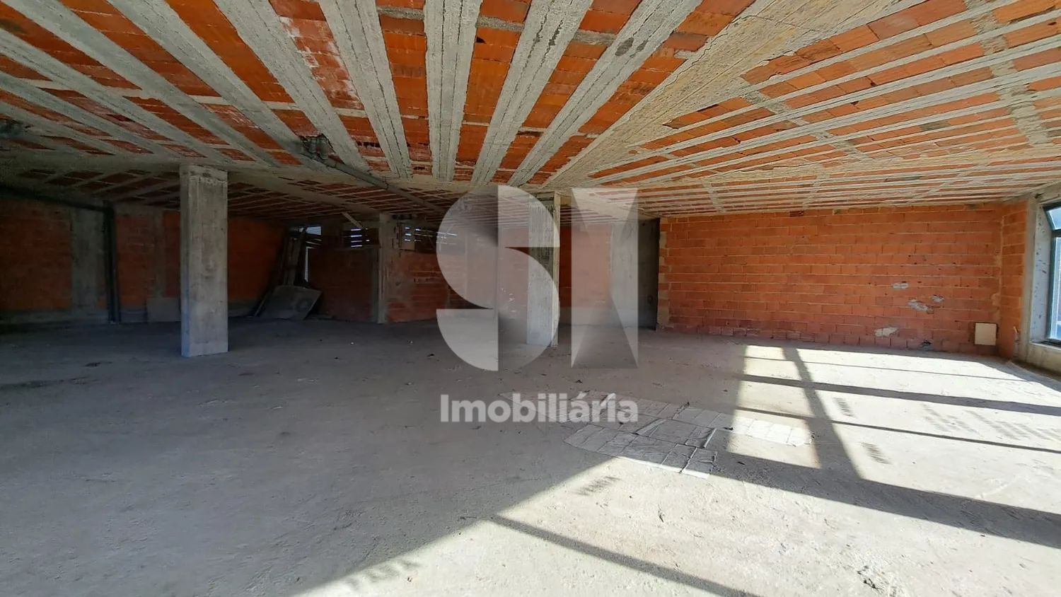 Loja Comercial | Madalena | Vila Nova de Gaia | 587 m² | Dois Pisos - 2
