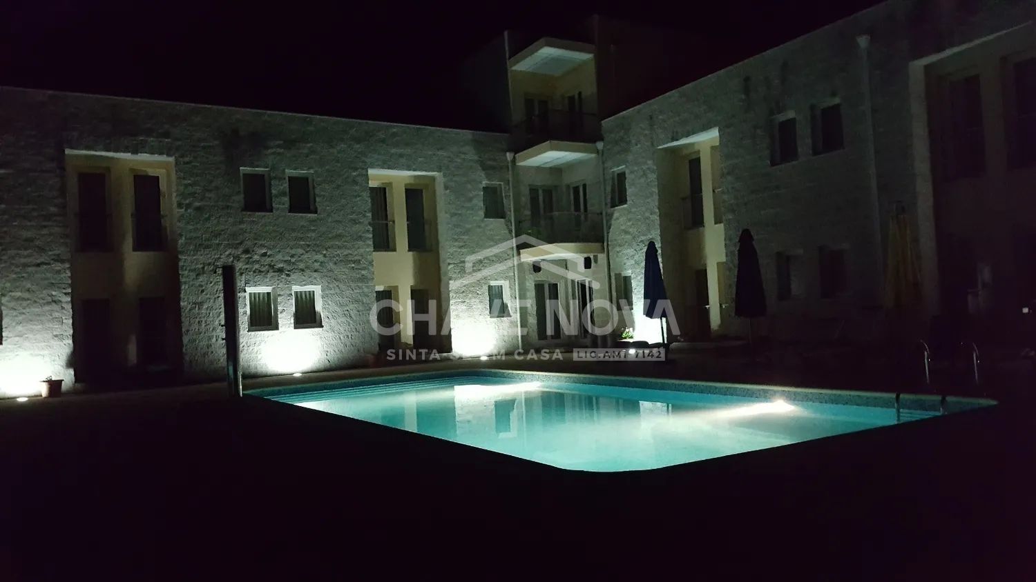 Residência de luxo com 50 Quartos, Piscina e Campo de Ténis / Edifício destinado a ensino / Olival  – Mirandela - Trás-os-Montes
