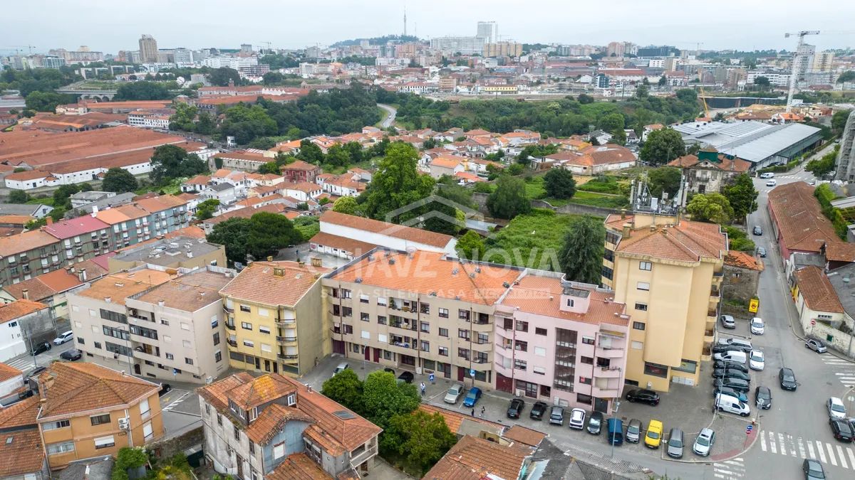 4 Lojas Comerciais em Santa Marinha (Candal) - 3