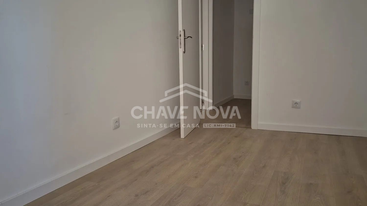 Apartamento T2 Remodelado com Vista Rio | Penha de França | Excelente Localização - 3