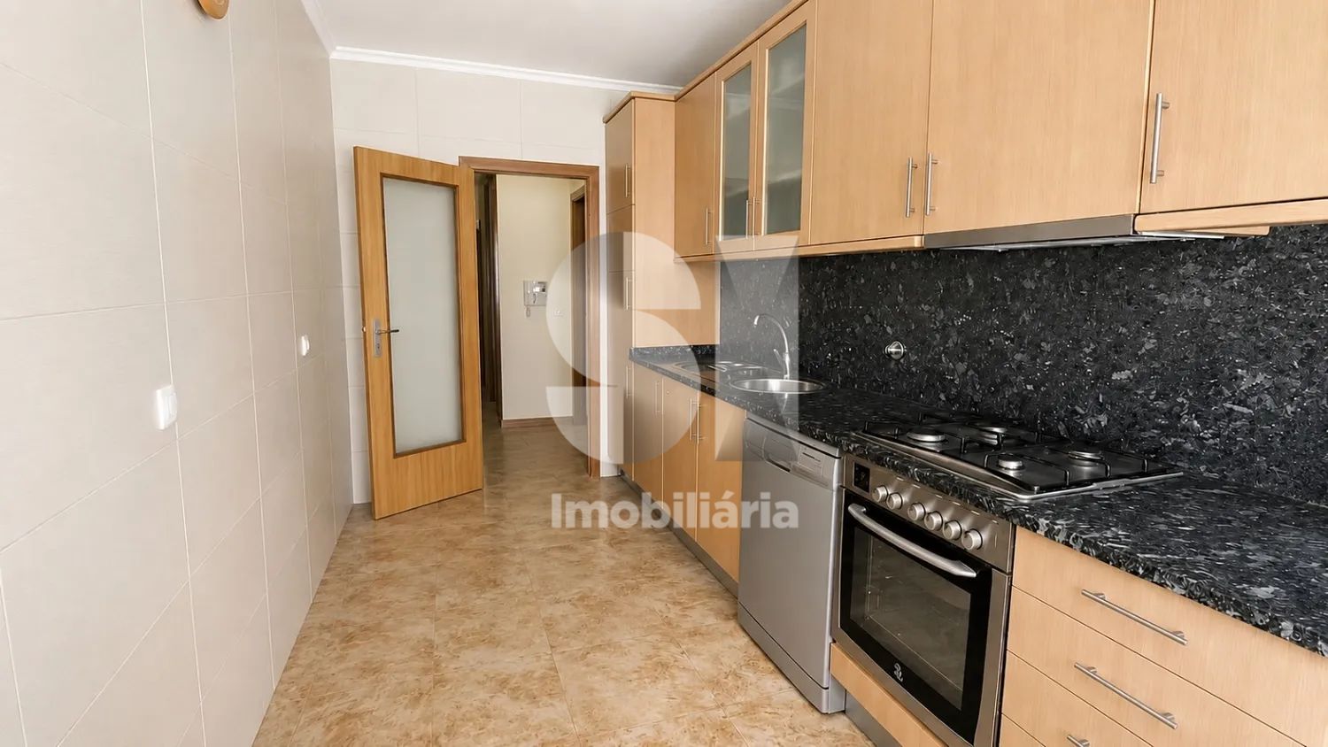 T2 com Terraço e Garagem a 2 Minutos da Praia - 2