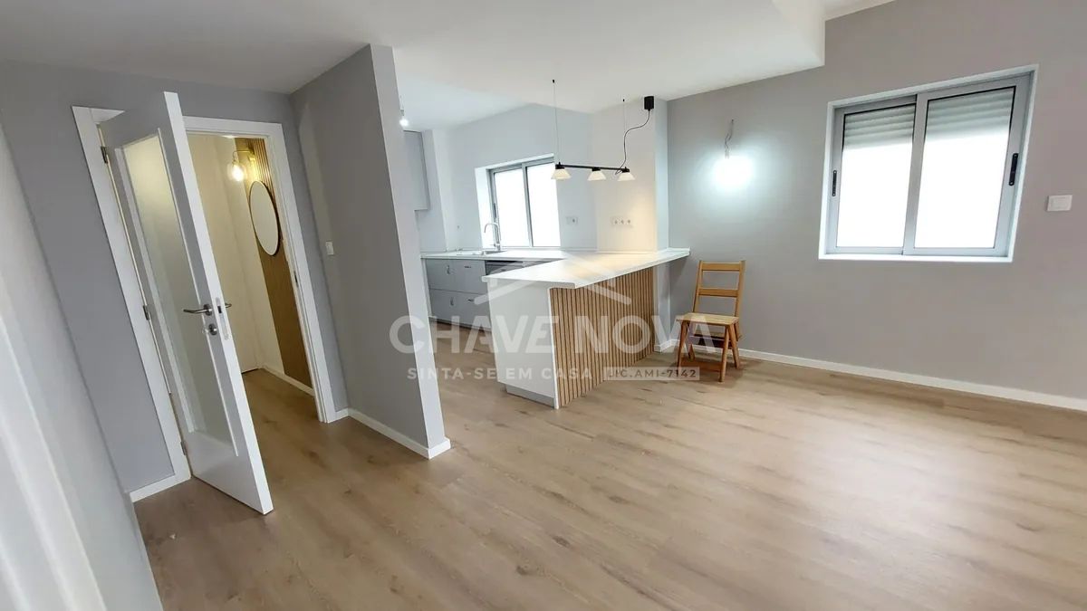 3-bedroom apartment near Praça Velásquez in Porto, completely renovated - 2