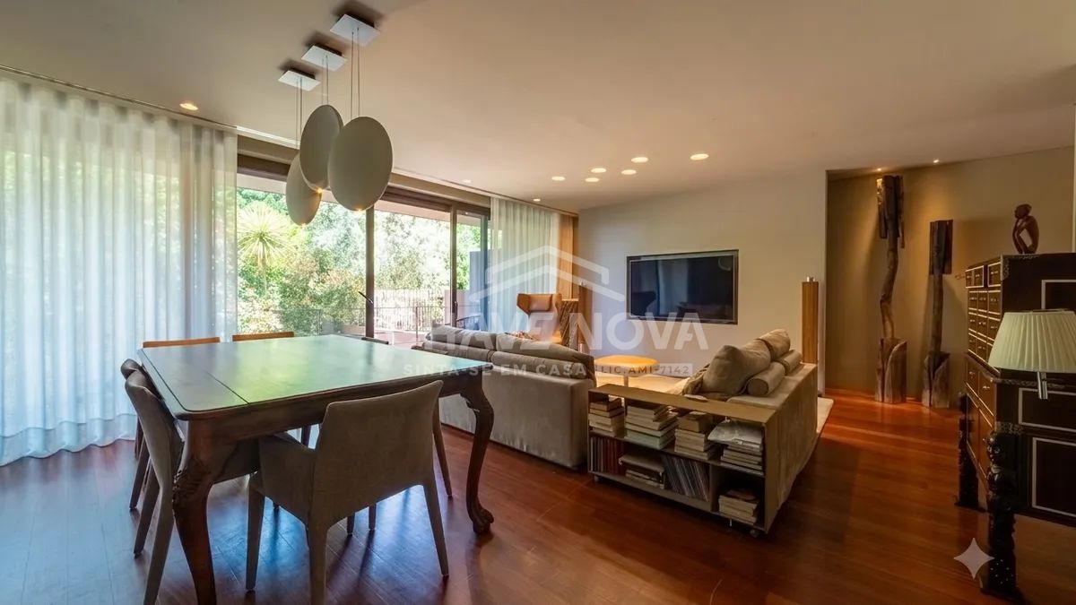 Exclusive 5-Bedroom Villa on Avenida da Boavista – A Luxury Retreat in the Heart of Porto