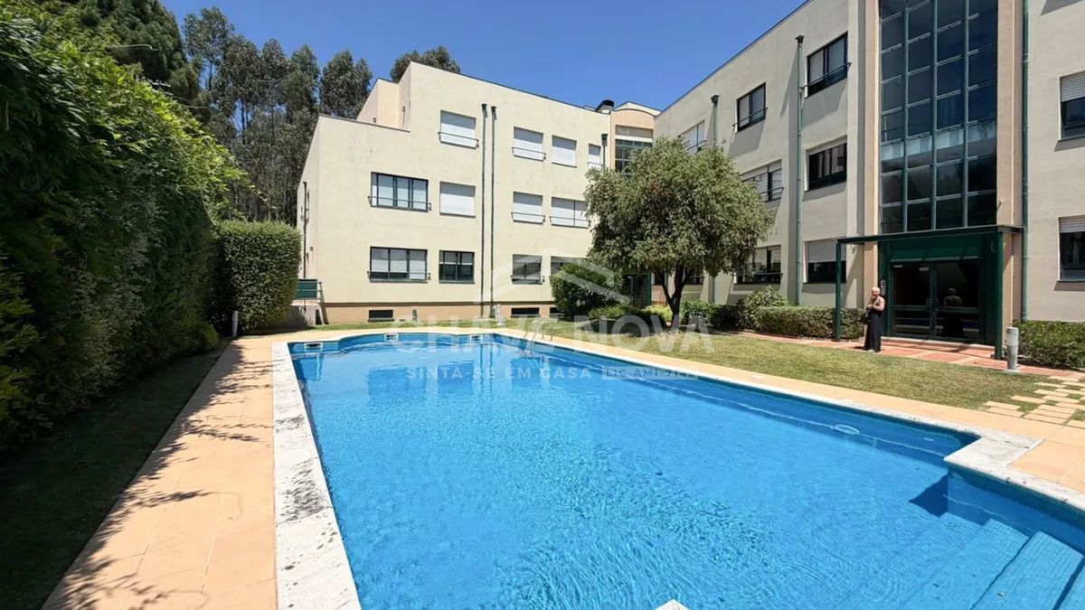 Apartamento T3 em Condomínio Fechado com Piscina e Garagem – Francelos, a 5 minutos da praia