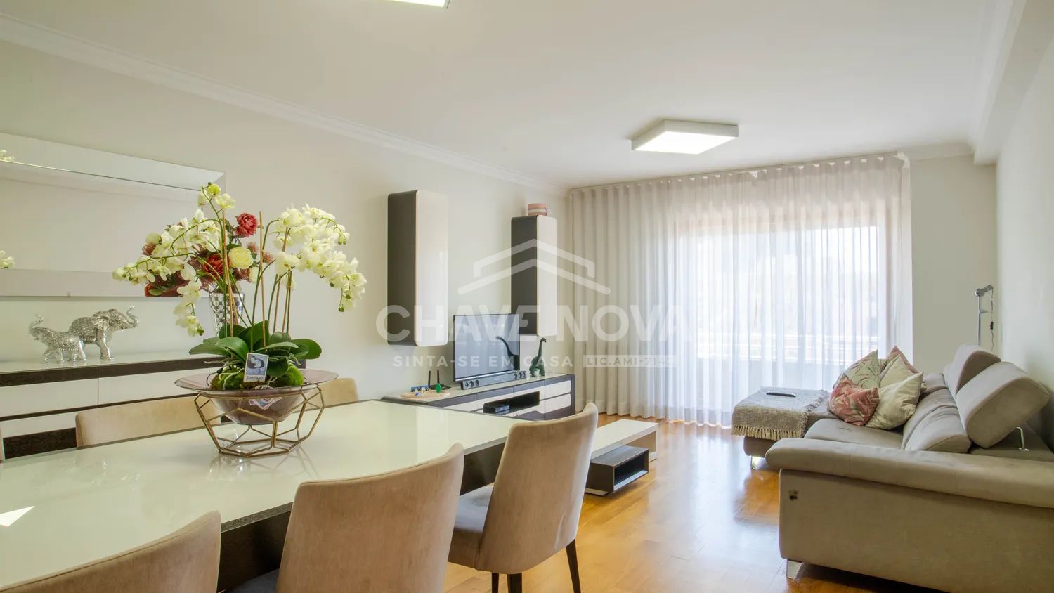Fantástico Apartamento T2+1 com Garagem Fechada | Excelente Exposição Solar - 2