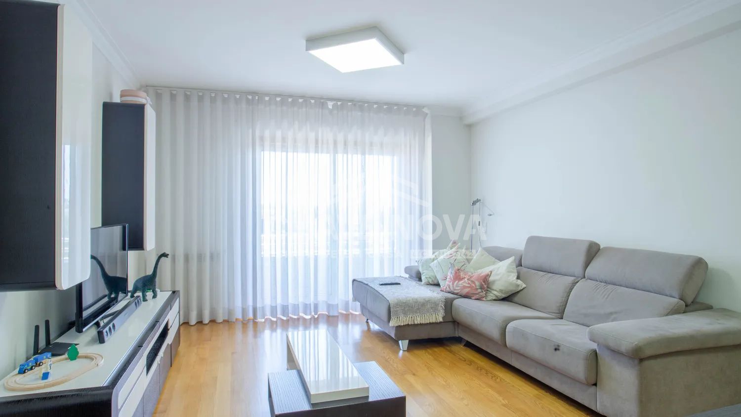 Fantástico Apartamento T2+1 com Garagem Fechada | Excelente Exposição Solar - 3