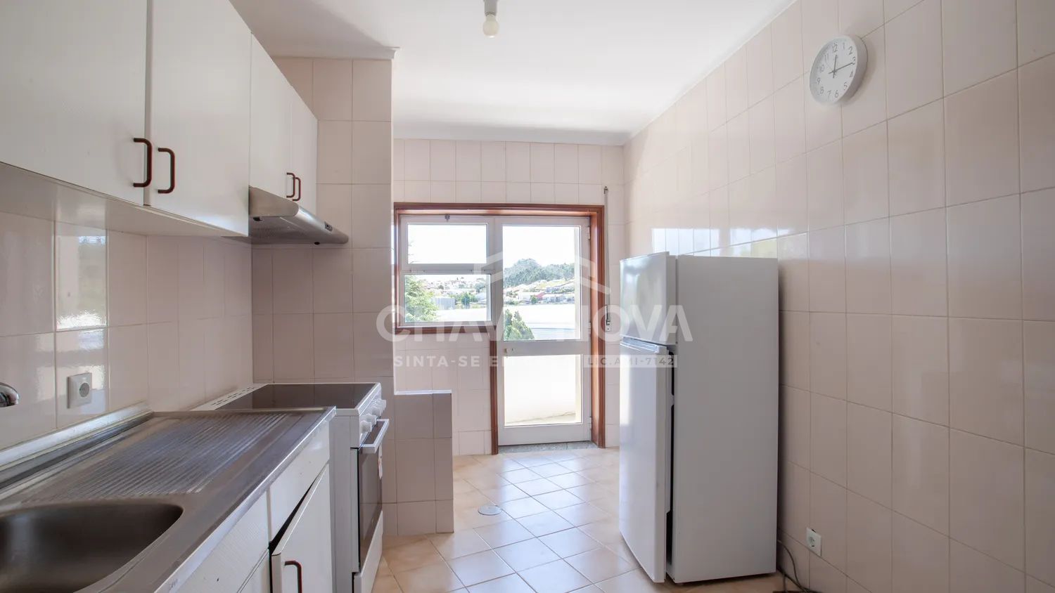 T1+1 com garagem fechada em Canelas - 2