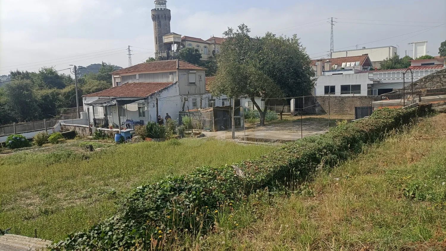 Moradia T4 com terreno à venda em Vilar do Paraíso, Vila Nova de Gaia