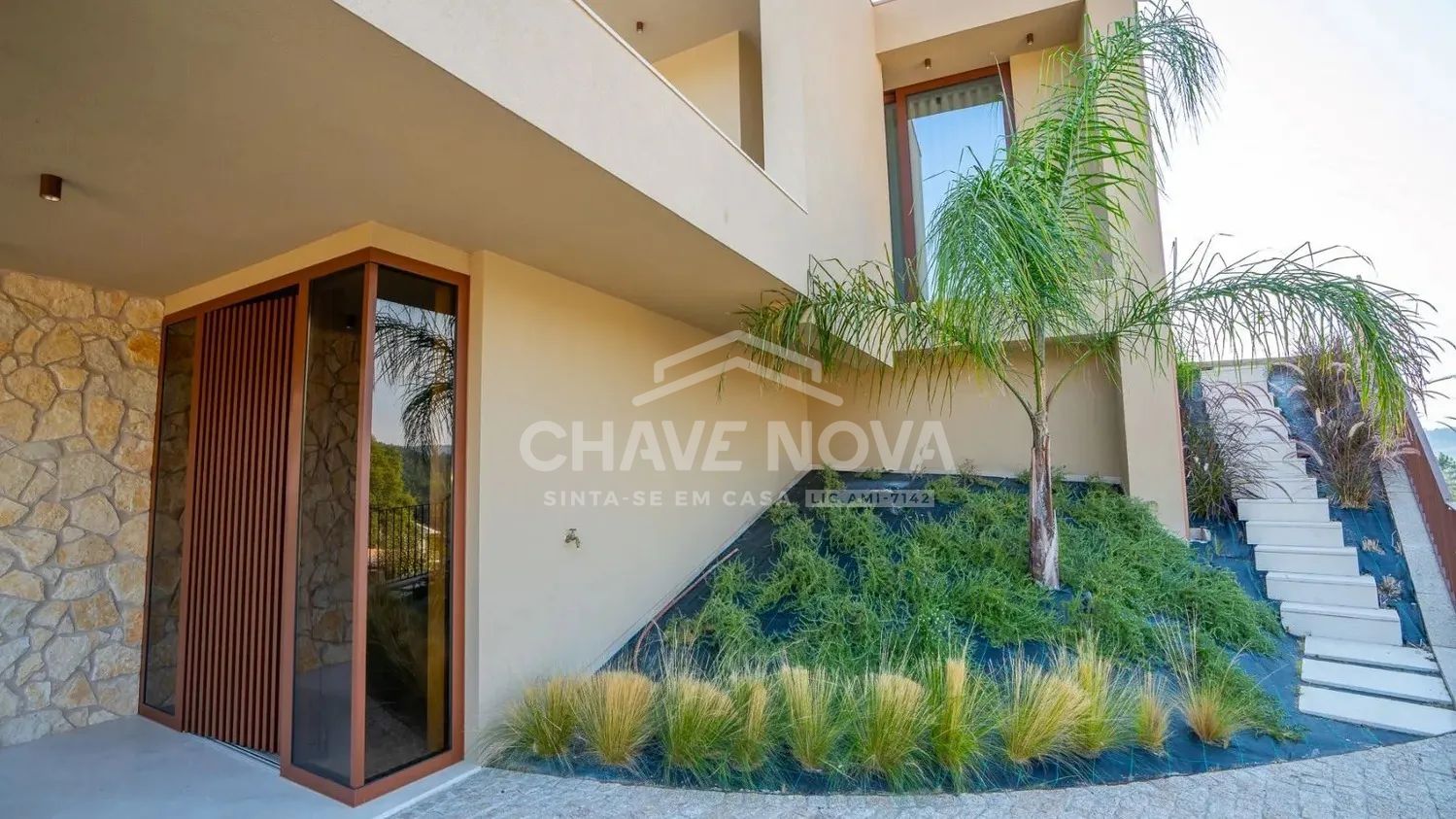 Moradia T3 Premium em Amarante | Piscina Infinita e Acabamentos de Excelência