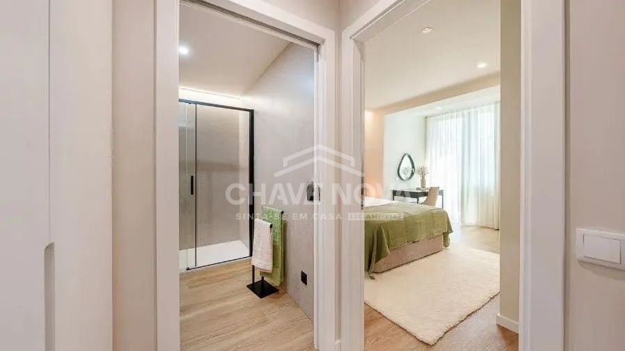 Viva nas Avenidas Novas | T1 Elegante, Luminoso e Pronto a Habitar. - 3