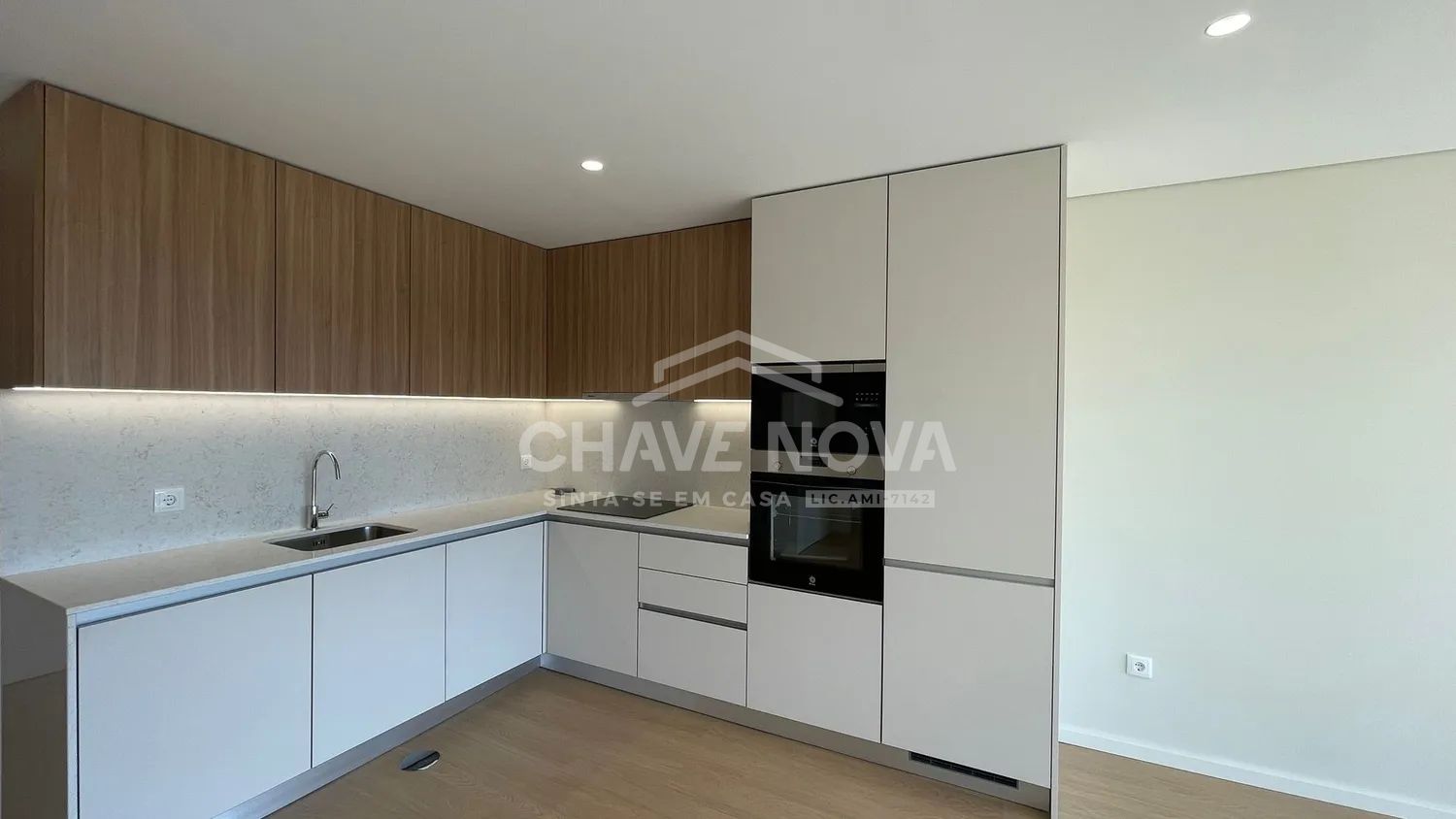 T2 Novo e Moderno em Vilar do Paraíso – Conforto e Qualidade!