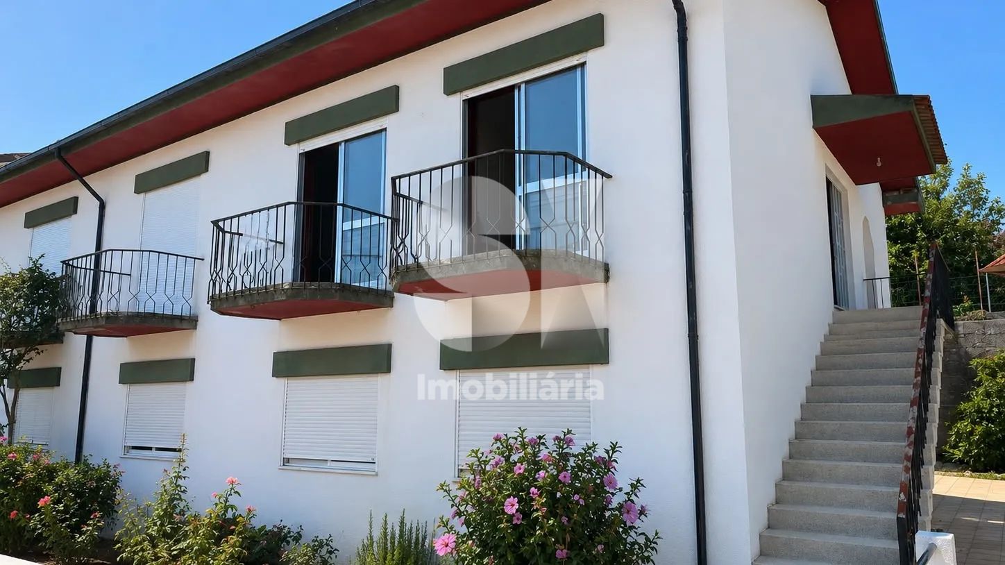 Apartamento T3 com Suite, Varandas Individuais e Garagem Fechada em Oliveira de Azeméis - 2