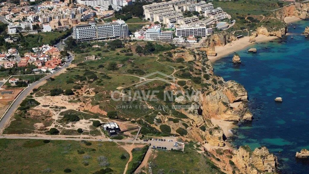Exklusives Baugrundstück in erster Meereslinie mit Genehmigtem Projekt | Lagos, Algarve - 2