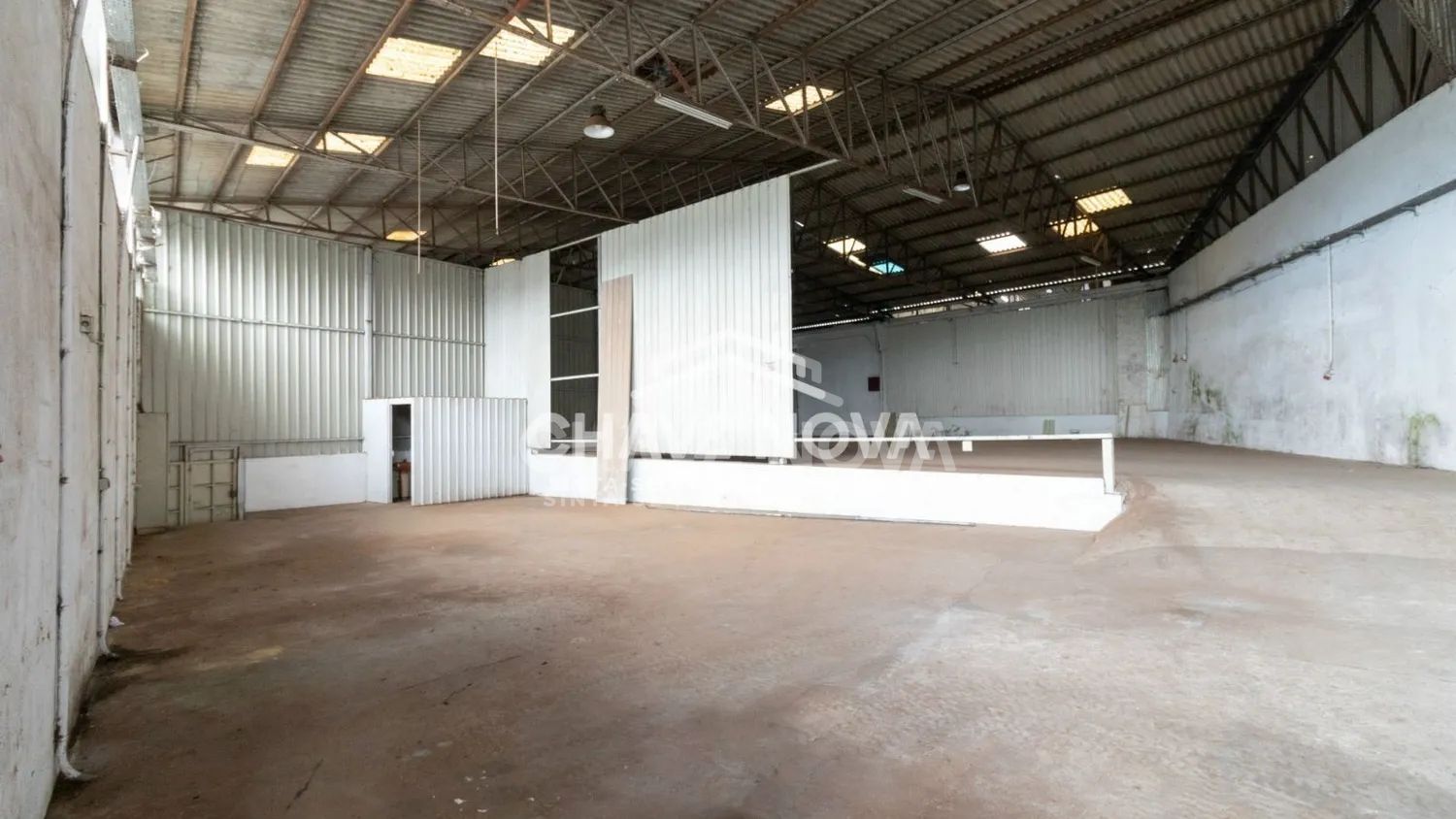 Armazém com licença industrial para arrendamento em Santa Maria de Lamas - 3