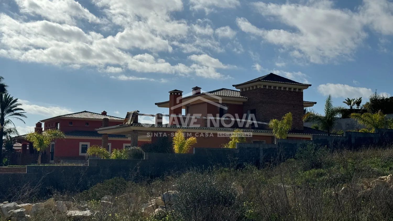 Moradia de Luxo em Porto de Mós, Lagos – Personalize a Casa dos Seus Sonhos