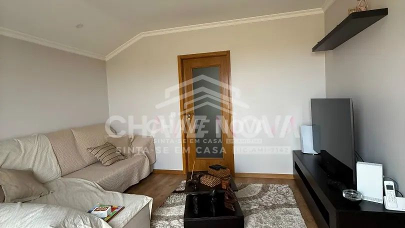 Apartamento T2 no último andar com 3 varandas e garagem – São Bernardo, Aveiro 