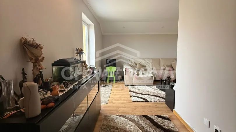 Apartamento T2 no último andar com 3 varandas e garagem – São Bernardo, Aveiro  - 2