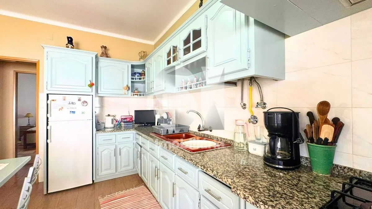 Moradia T2+T3 com Anexos e Garagem - 2