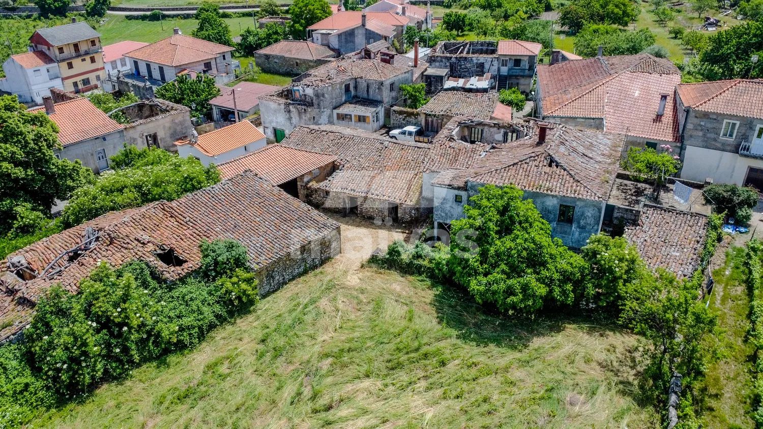Casa para Recuperar Próximo do Rio Douro - 2