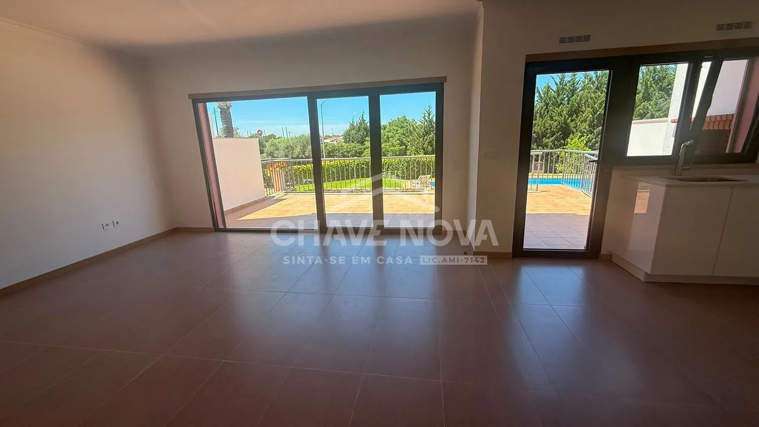 Moradia V3 em Condominio fechado na Guia - 3