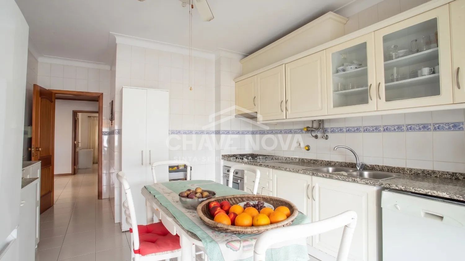 Apartamento T3 no centro de Santa Maria da Feira, com Terraço, Garagem Fechada e Sótão - 2