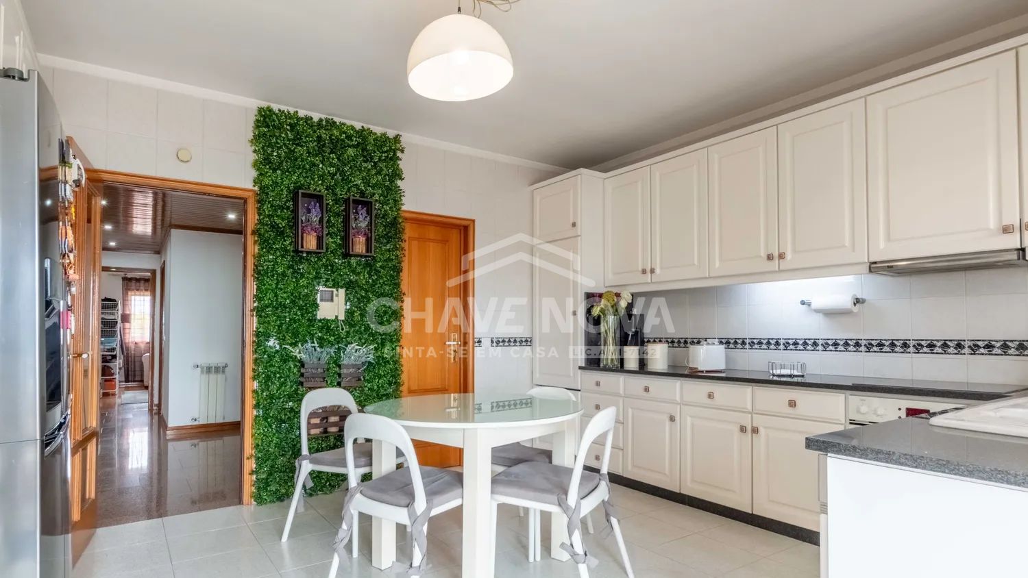 Living with the Sea on the Horizon: Exclusive 3-Bedroom Apartment in a Gated Community in Vila Nova de Gaia - 2