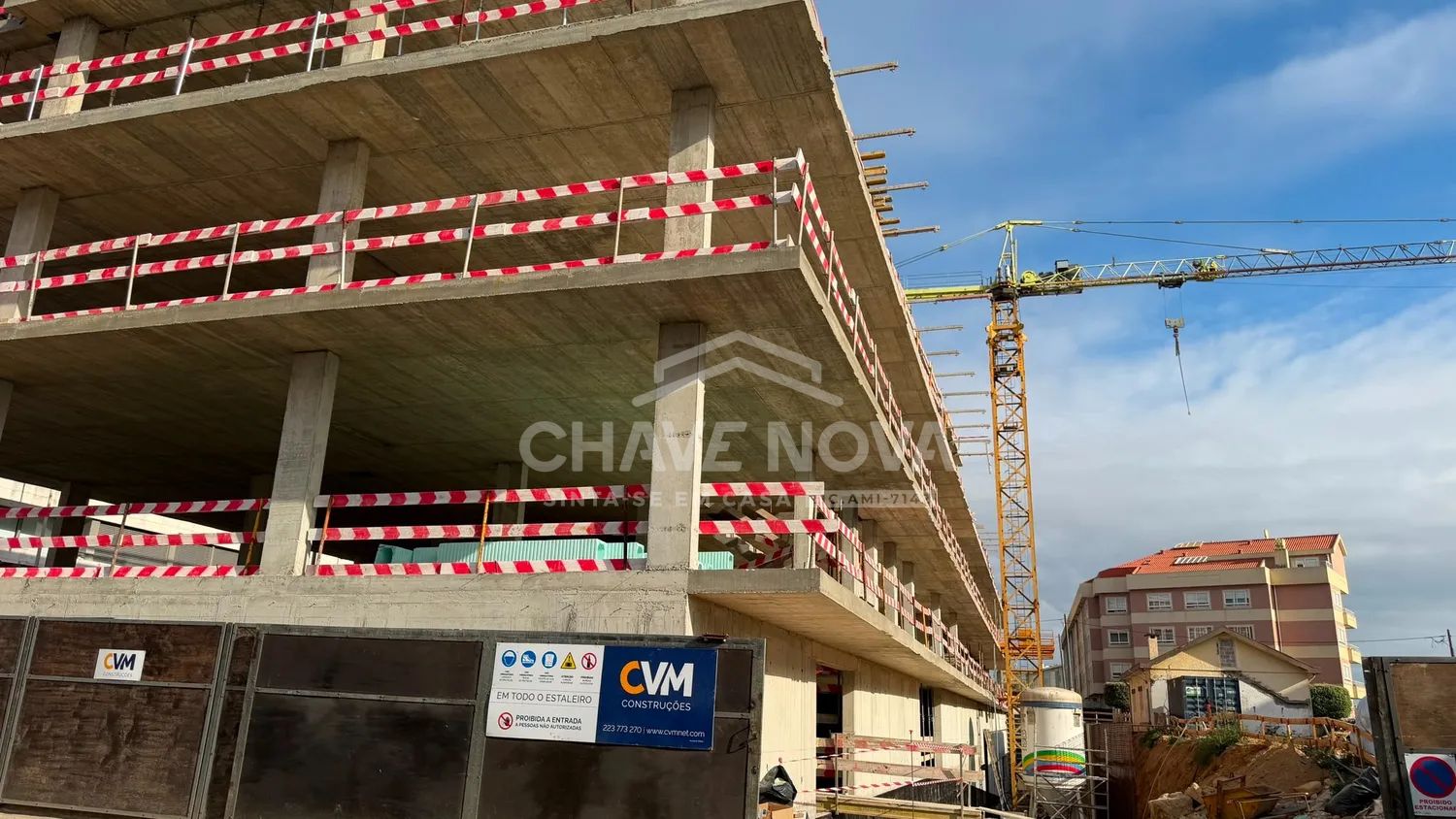 Apartamento T2 + 1 novo C/ Varanda , L. Garagem e Arrumos | Próximo do mar - 3