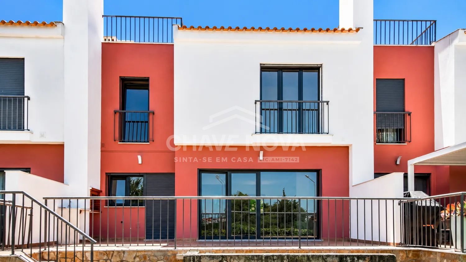 Moradia T3 com 3 pisos em Condomínio Privado - GUIA, Albufeira 