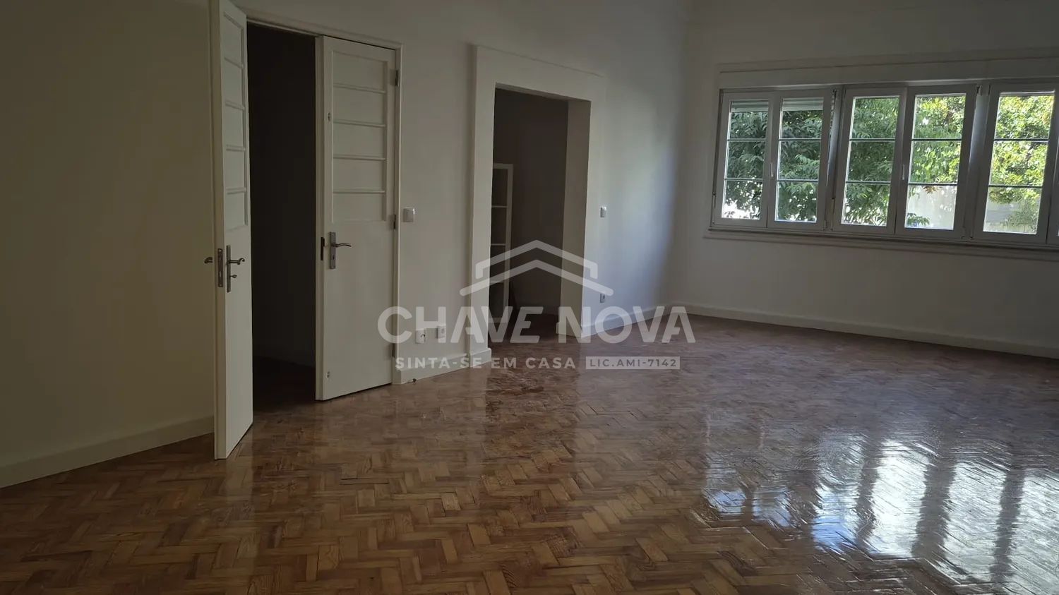 Elegante T5 em Remodelação nas Avenidas Novas | Localização Premium - 3