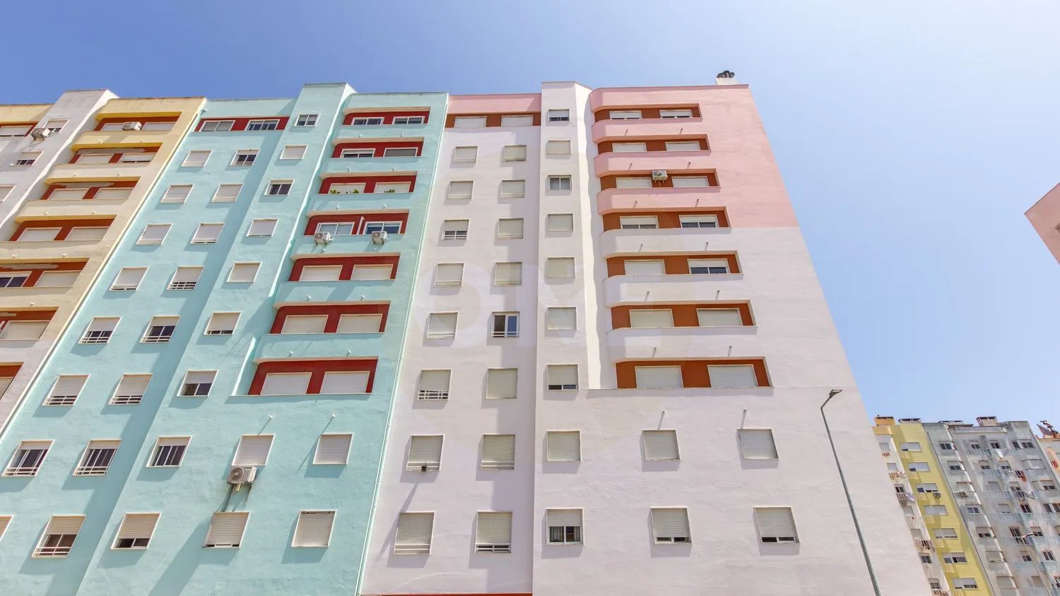 3-Bedroom Apartment in Santa Marta do Pinhal | En-suite | Parking | Train | 116m²