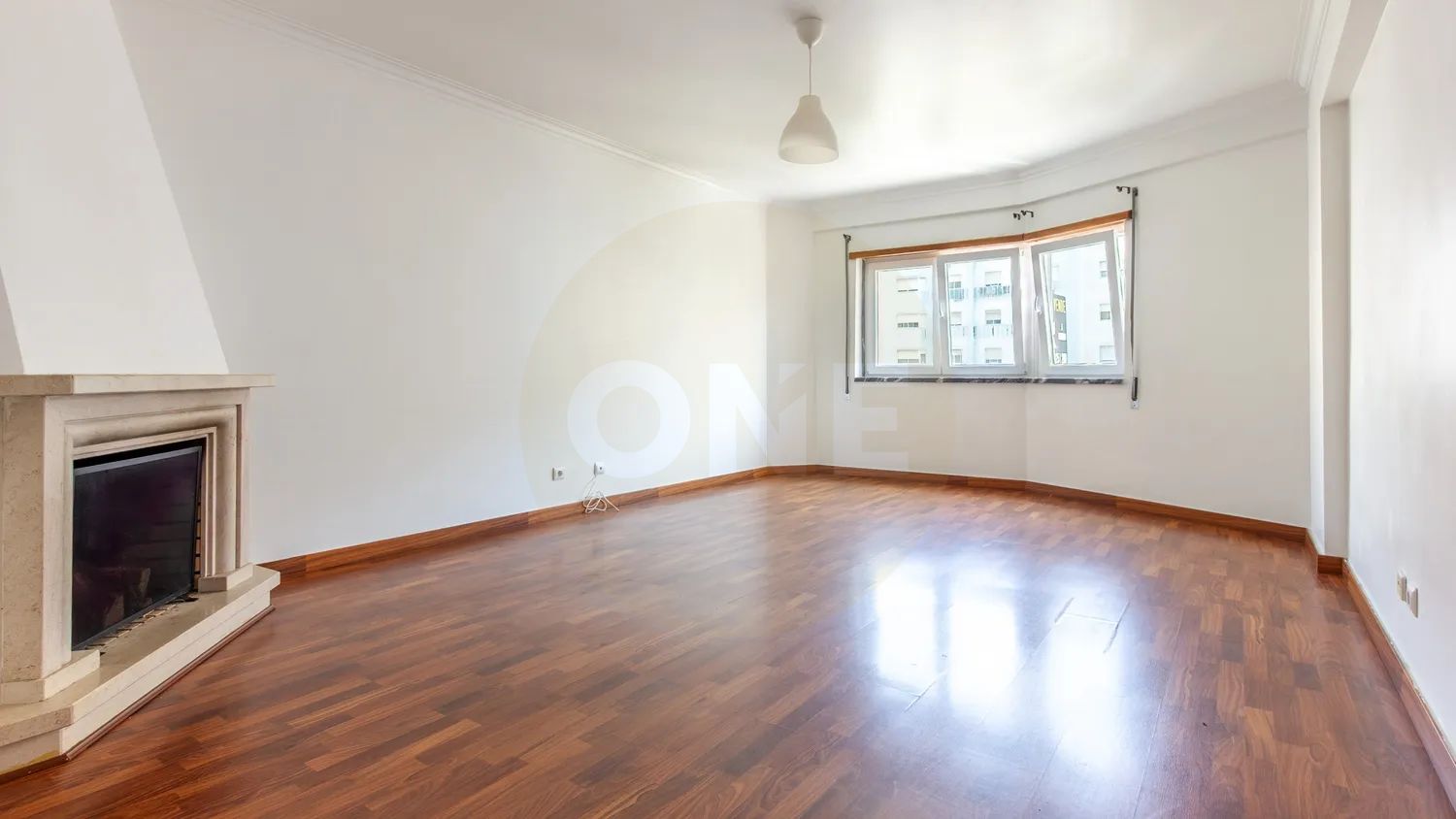 3-Bedroom Apartment in Santa Marta do Pinhal | En-suite | Parking | Train | 116m² - 2