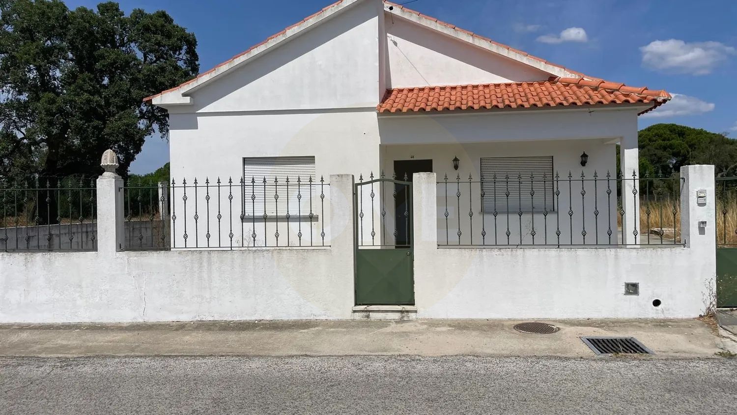 Excelente moradia T5 na Glória do Ribatejo!