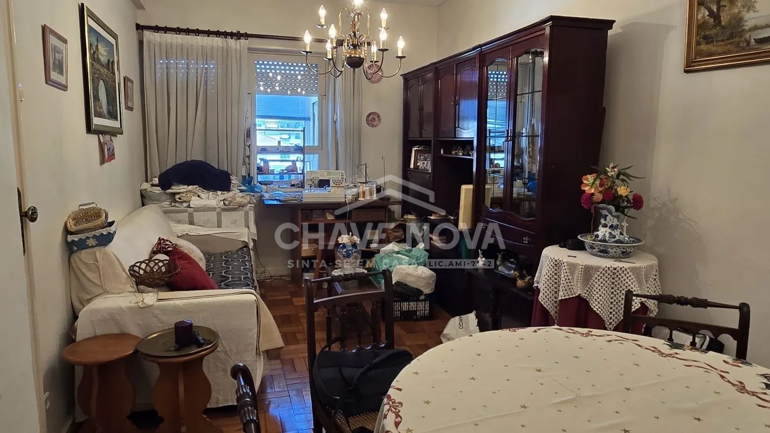 T2 com Duas Frentes, Varandas e Anexo | Rua da Alegria | Porto - 2