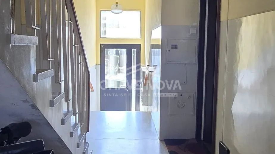 T2 com Duas Frentes, Varandas e Anexo | Rua da Alegria | Porto - 3