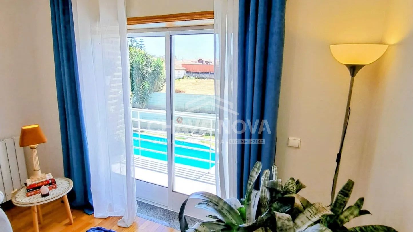 Apartamento T2+1 em Cond. Fechado Vista Mar c/ Piscina em Arcozelo (1000m Miramar)