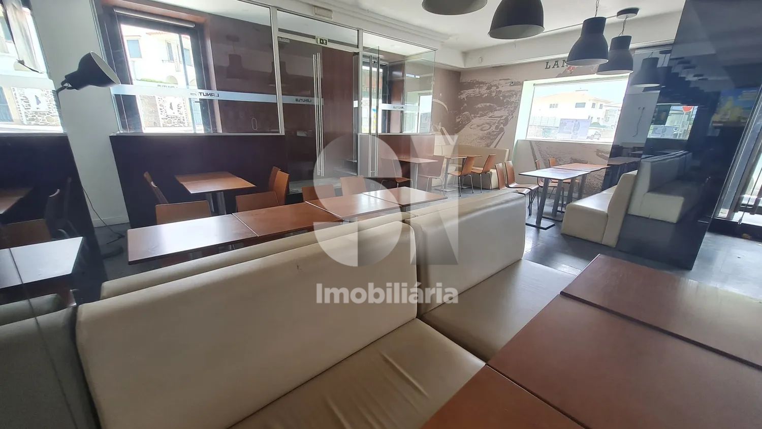 Arrenda-se Espaço Comercial em Laúndos - 2