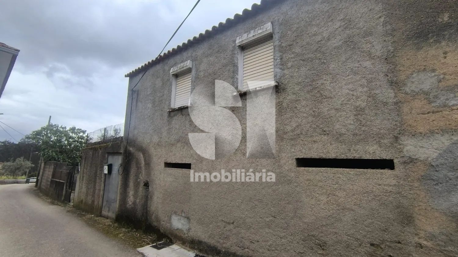 Moradia T2 com anexo e terreno - Lixosa / Vila Nova de Poiares 