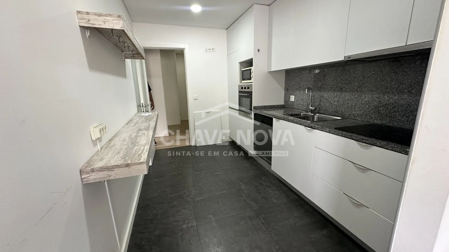 Apartamento T2 com poucos anos em Avintes - 2